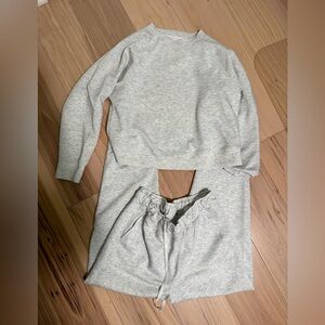 Women’s Gray Sweatshirt and Pants Set